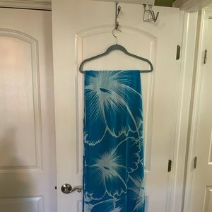 Sarong Blue & White